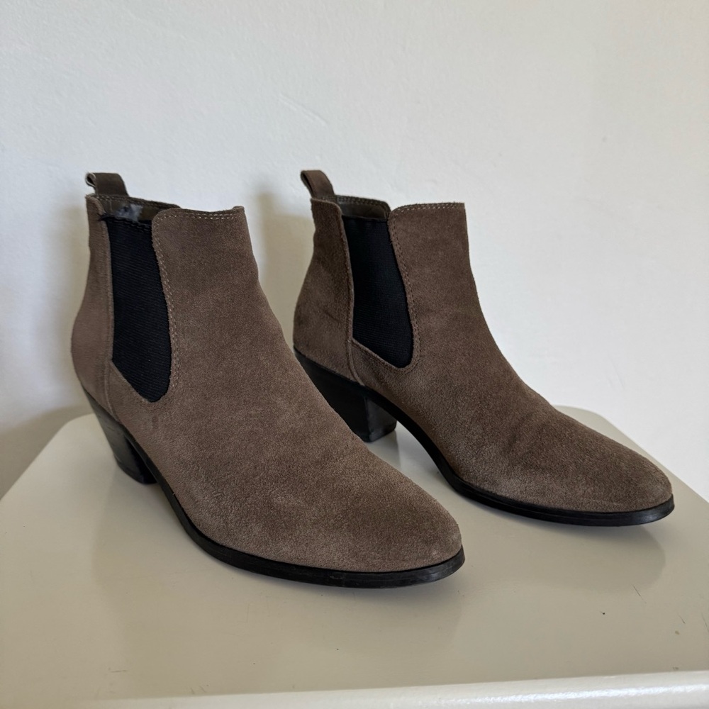 Marc Fisher Jayli Taupe Gray Suede Ankle Boots 7.5